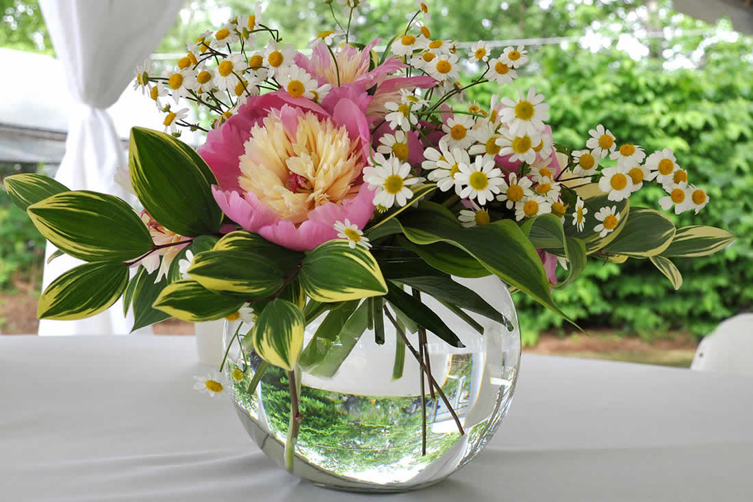 Alex Smith Floral Arrangement - Crystal