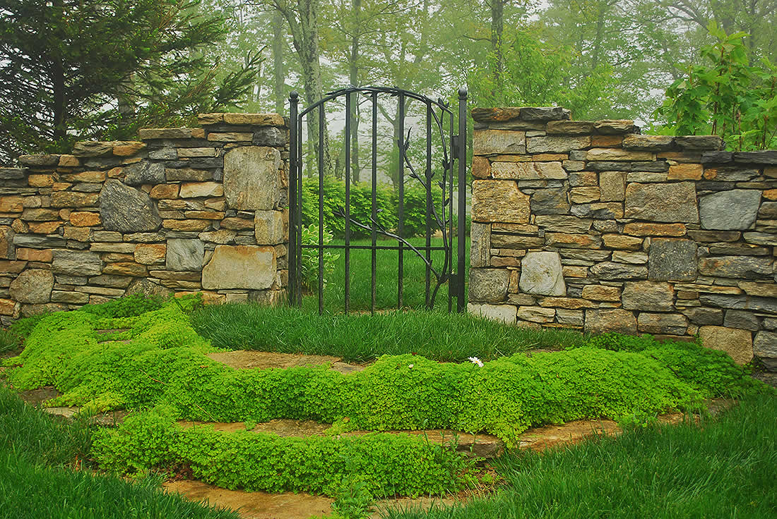 alex-smith-garden-design-sanders-2-gate