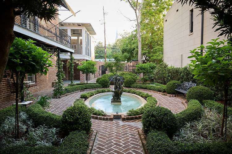 East Taylor Street, Savannah